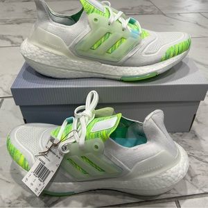 Adidas Ultraboost 22 Running Womens Size 9.5 White Bliss Blue Volt GX5926